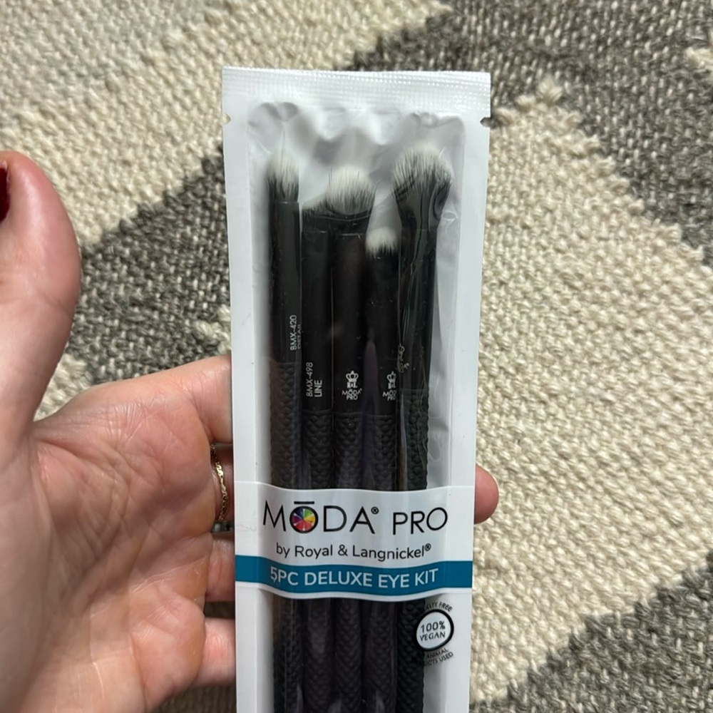 Moda pro eye shadow brushes